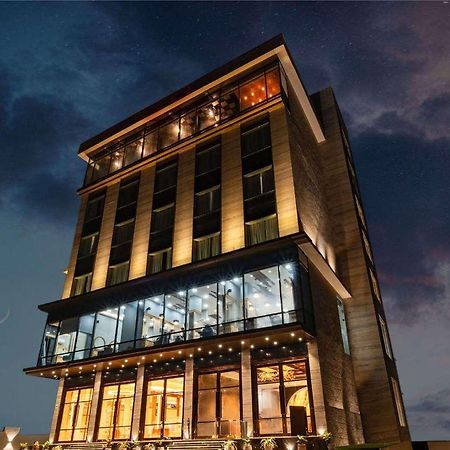 Clarion Hotel Epicure Dehradun Exterior foto